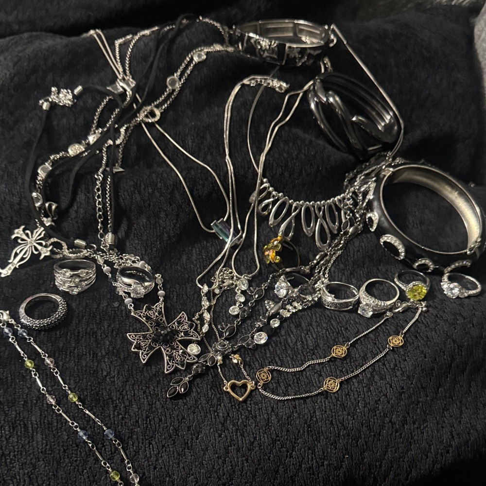Lia Sophia Display Pieces Elegant Silver and Gold Women's Jewelry Set